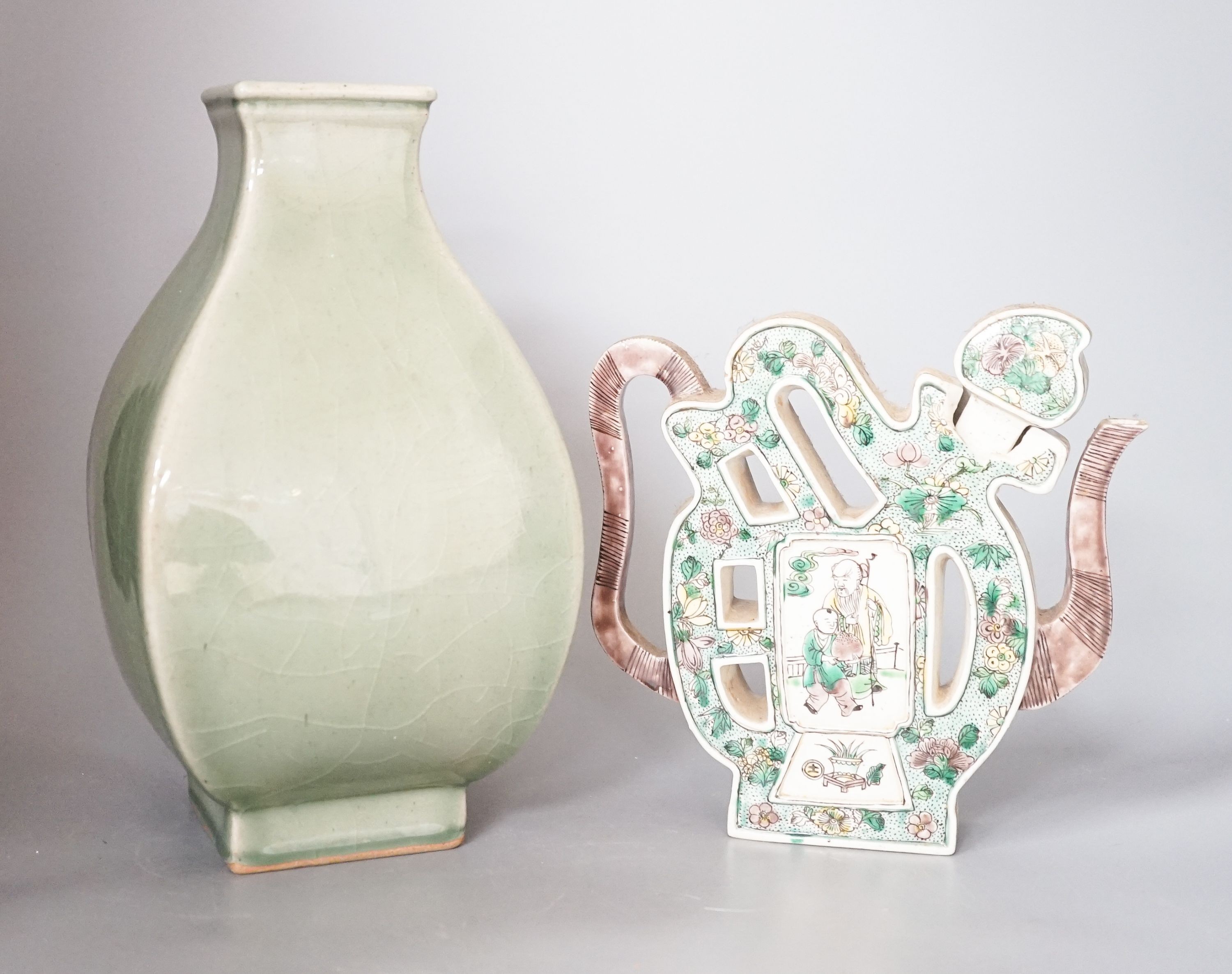 A Chinese famille verte ‘Fu’ wine pot and a celadon glazed square baluster vase, 28 cm